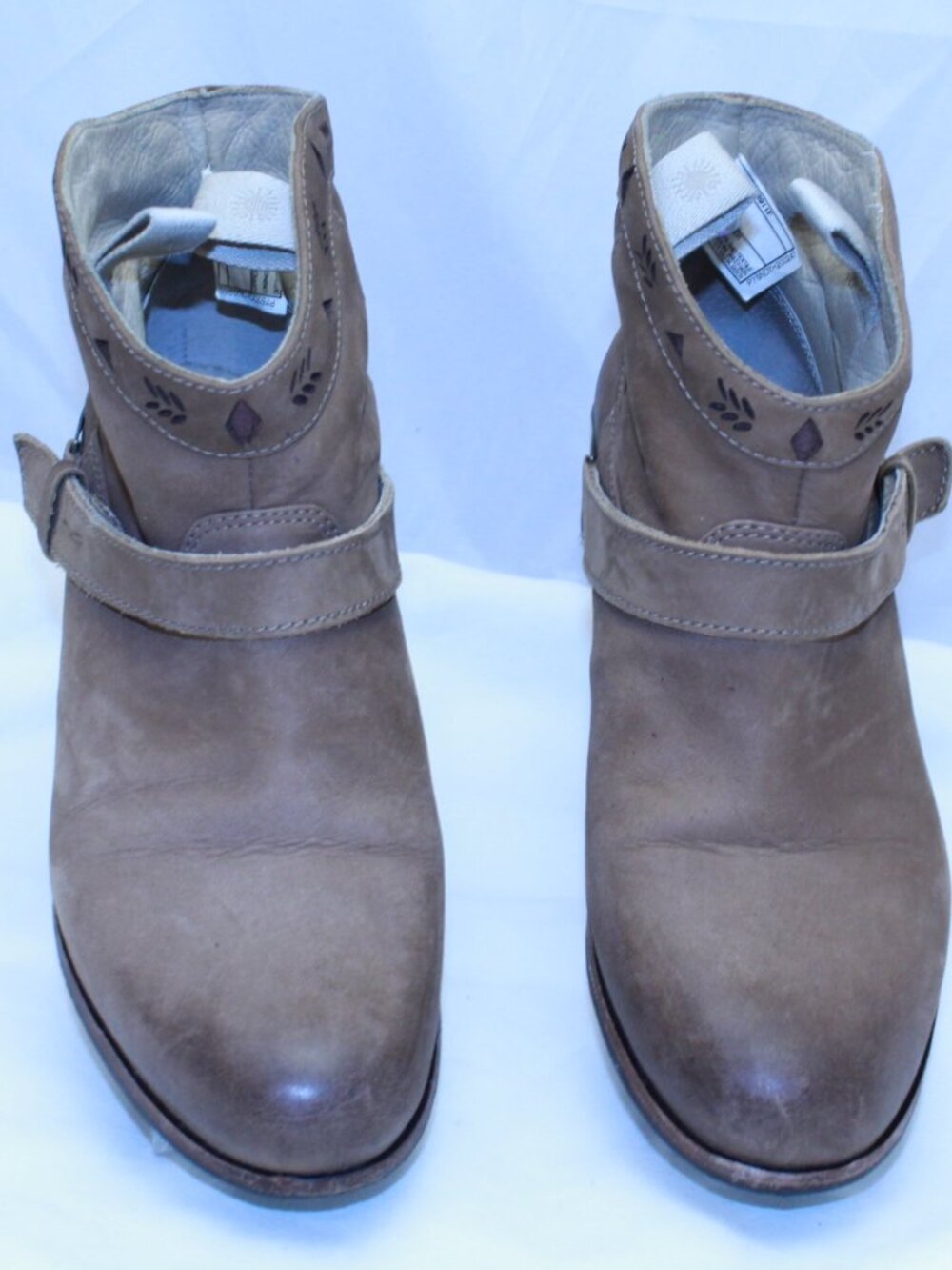 UGG Size 8 Fawn Brown Leather AUSTIN Western Ankle Boots Sheepskin Insoles